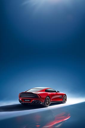 2025 Aston Martin Vanquish phone wallpaper thumbnail.