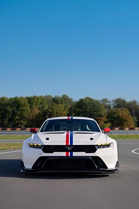 2025 Ford Mustang GTD Spirit of America phone wallpaper thumbnail.