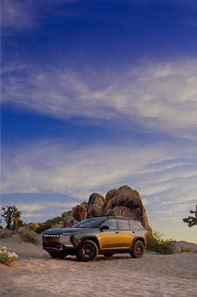 2024 Jeep Wagoneer S Trailhawk Concept phone wallpaper thumbnail.