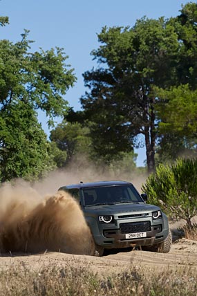 2025 Land Rover Defender Octa phone wallpaper thumbnail.