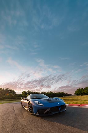 2025 Maserati GT2 Stradale phone wallpaper thumbnail.