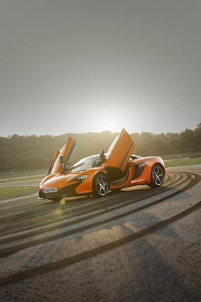 2015 McLaren 650S phone wallpaper thumbnail.