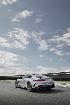 2025 Mercedes-AMG GT63 PRO phone wallpaper thumbnail.