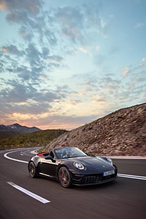 2025 Porsche 911 Carrera GTS phone wallpaper thumbnail.