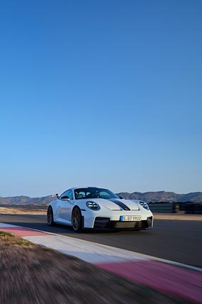 2025 Porsche 911 GT3 phone wallpaper thumbnail.