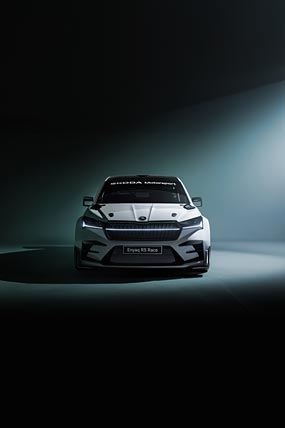 2024 Skoda Enyaq RS Race Concept phone wallpaper thumbnail.