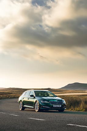 2024 Skoda Superb Sleeper Edition phone wallpaper thumbnail.