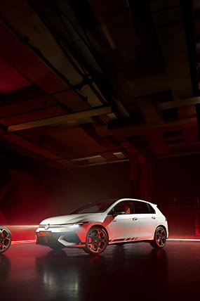 2025 Volkswagen Golf GTI Clubsport phone wallpaper thumbnail.