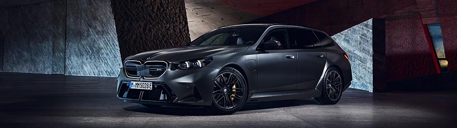 2025 BMW M5 Touring super ultrawide wallpaper thumbnail.