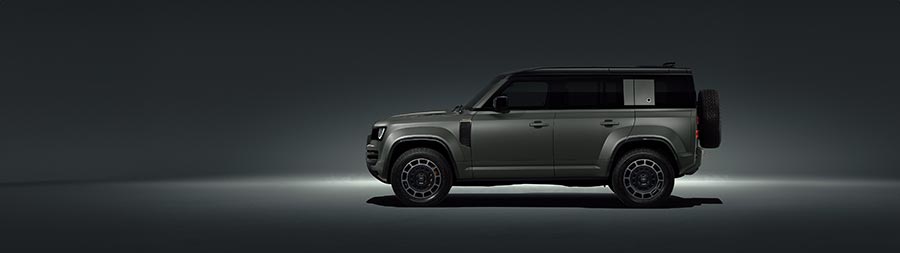 2025 Land Rover Defender Octa super ultrawide wallpaper thumbnail.