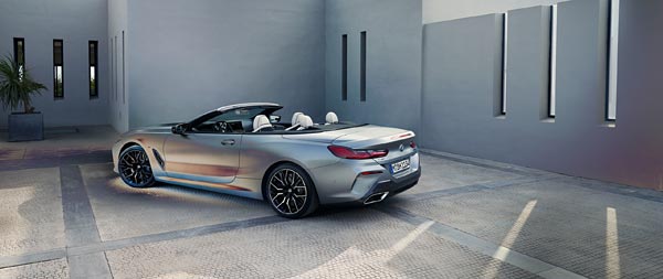 2023 BMW 8-Series wide wallpaper thumbnail.