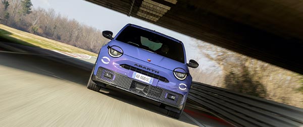 2025 Fiat 600e Abarth super ultrawide wallpaper thumbnail.