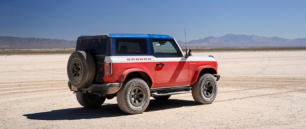 2025 Ford Bronco Stroppe Special Edition super ultrawide wallpaper thumbnail.