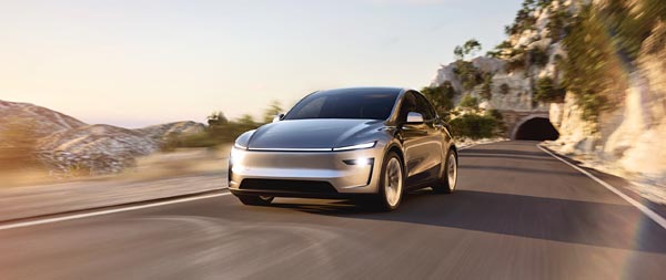 2025 Tesla Model Y super ultrawide wallpaper thumbnail.