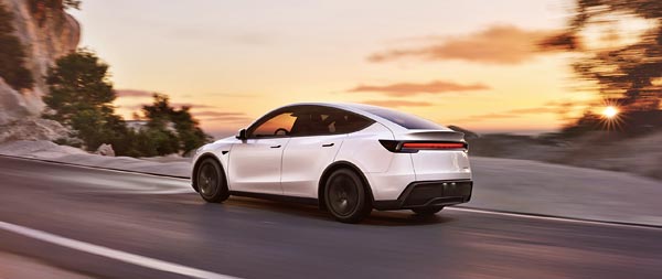 2025 Tesla Model Y super ultrawide wallpaper thumbnail.