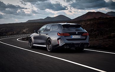 2025 BMW M5 Touring wallpaper thumbnail.