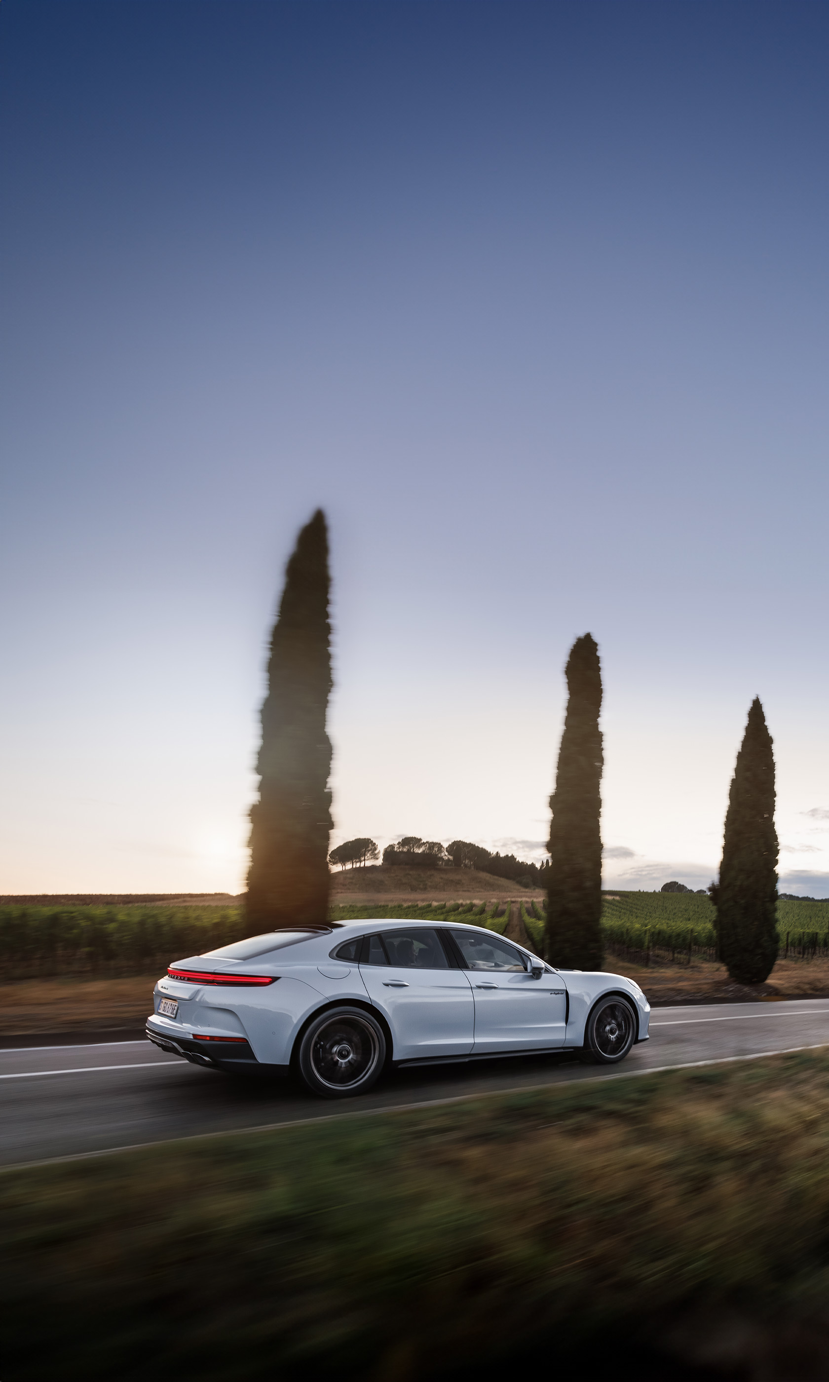  2025 Porsche Panamera Turbo S E-Hybrid Wallpaper.