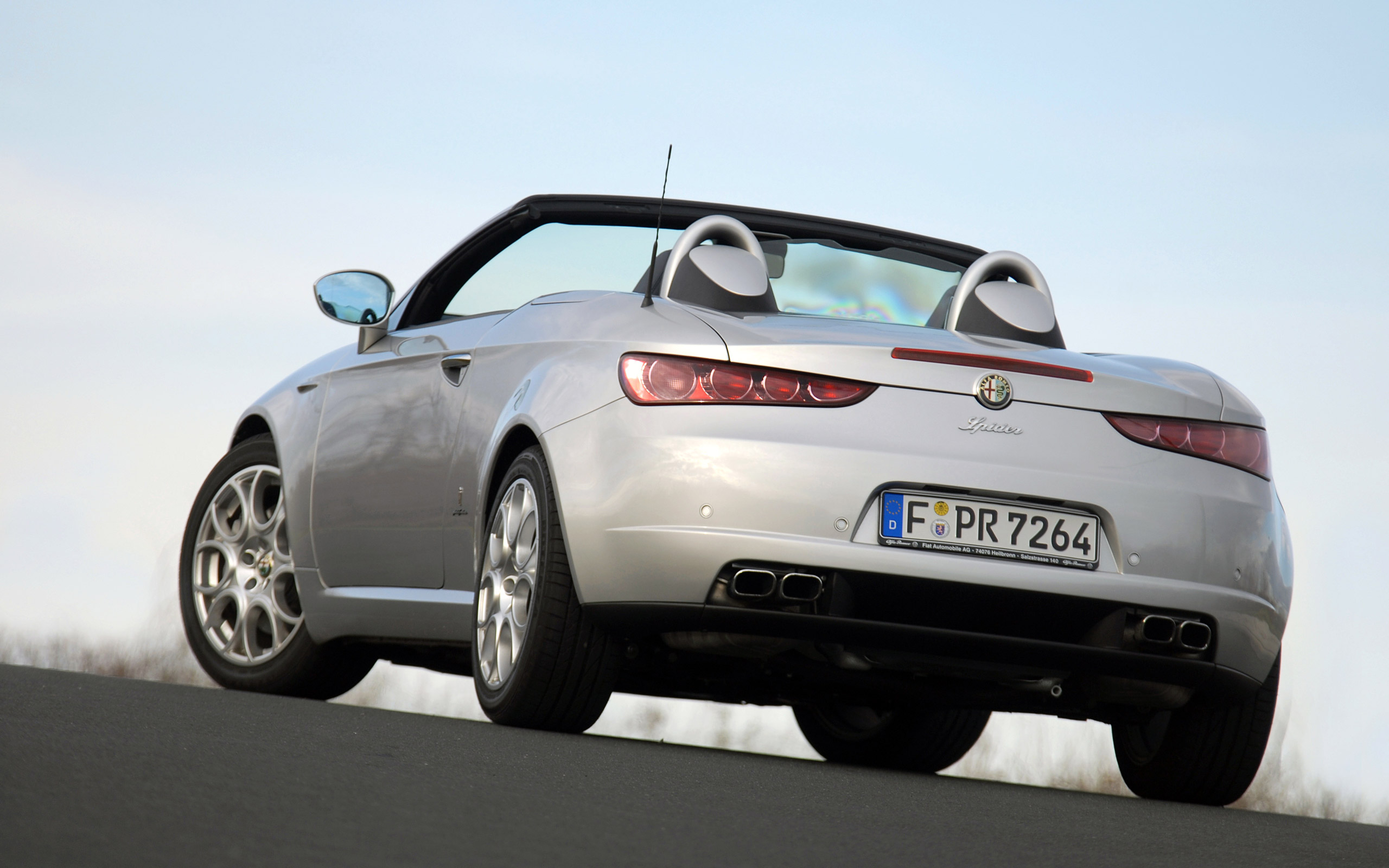  2006 Alfa Romeo Spider Wallpaper.