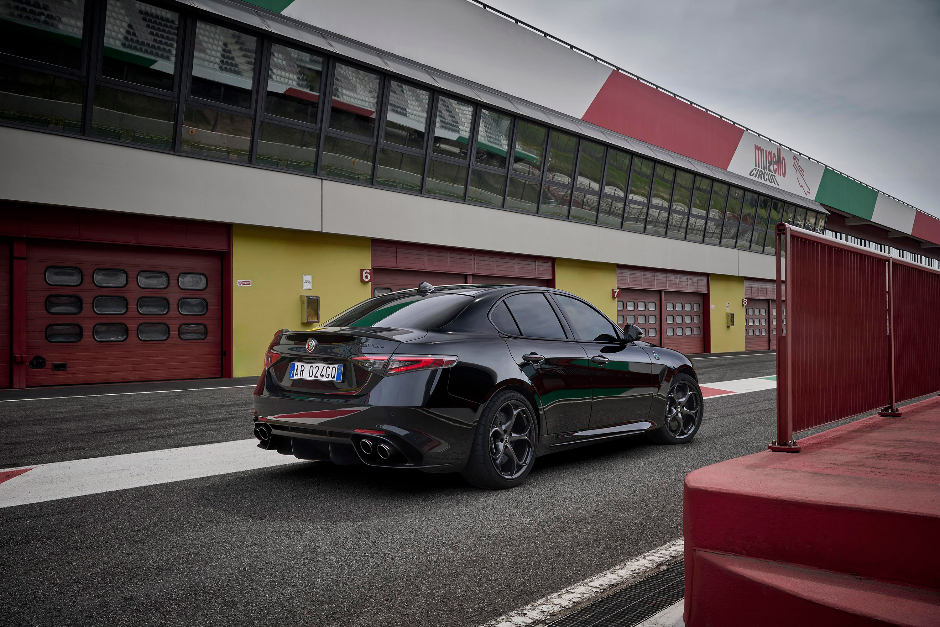  2024 Alfa Romeo Giulia Quadrifoglio Super Sport Wallpaper.