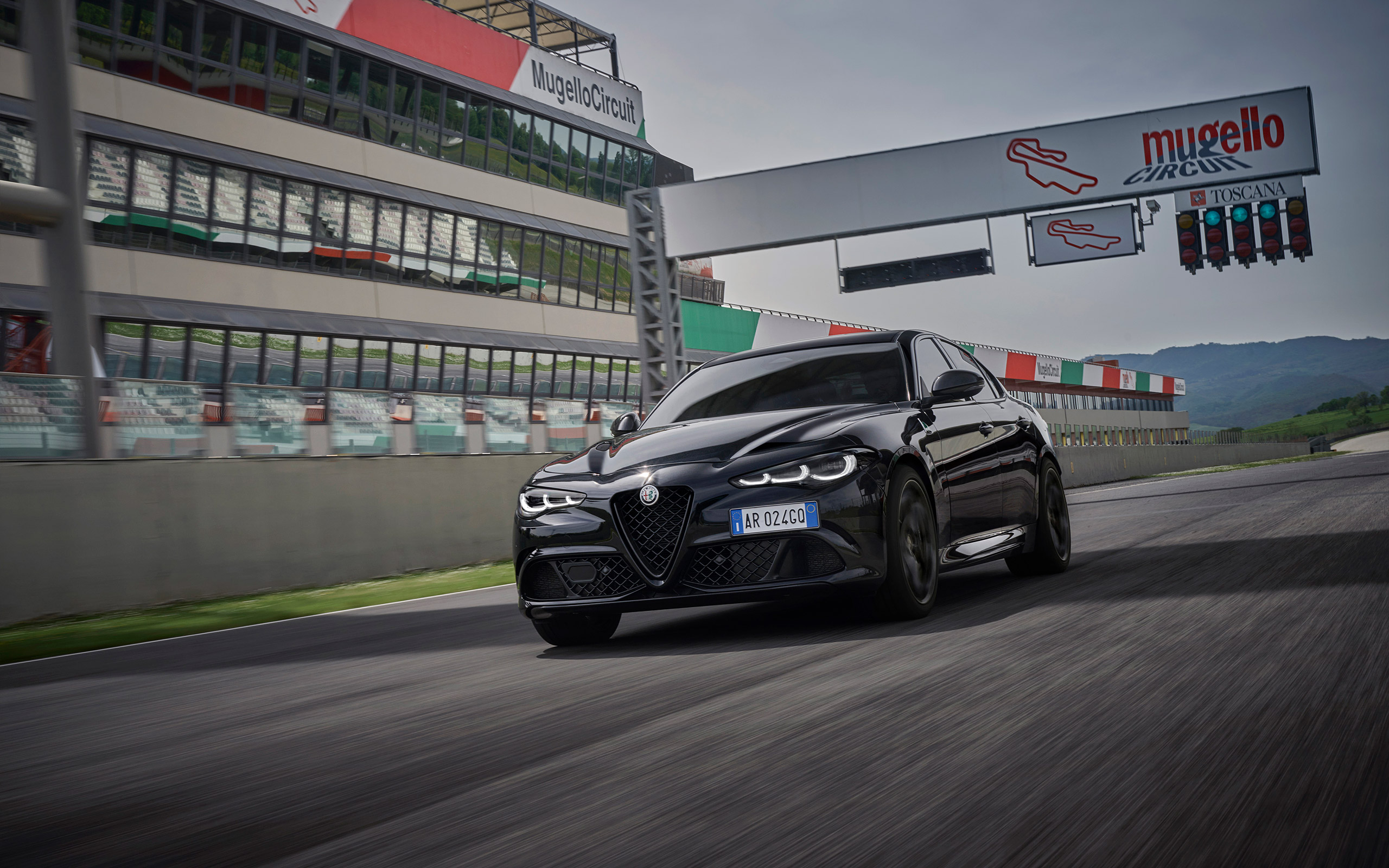  2024 Alfa Romeo Giulia Quadrifoglio Super Sport Wallpaper.