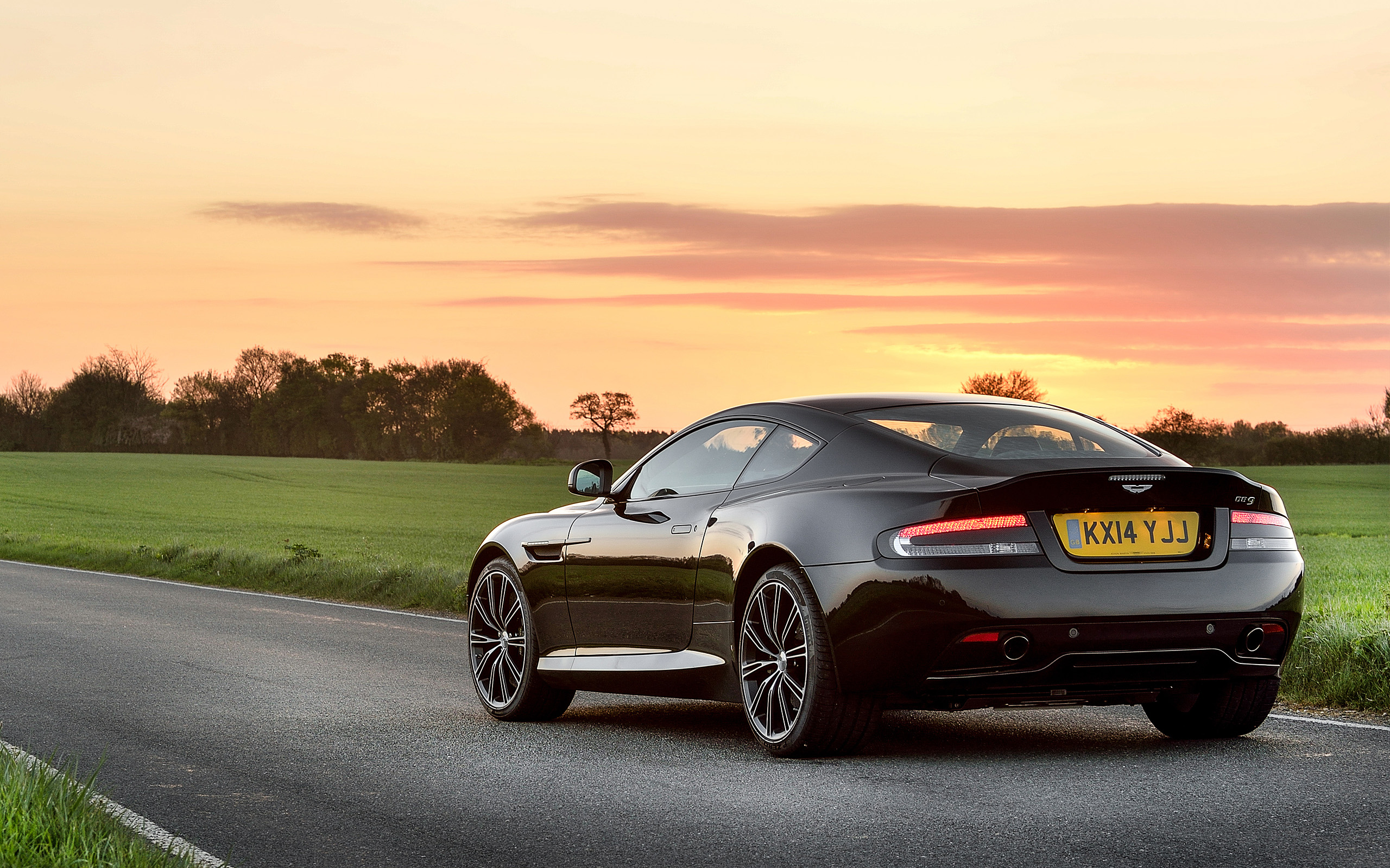  2015 Aston Martin DB9 Carbon Edition Wallpaper.