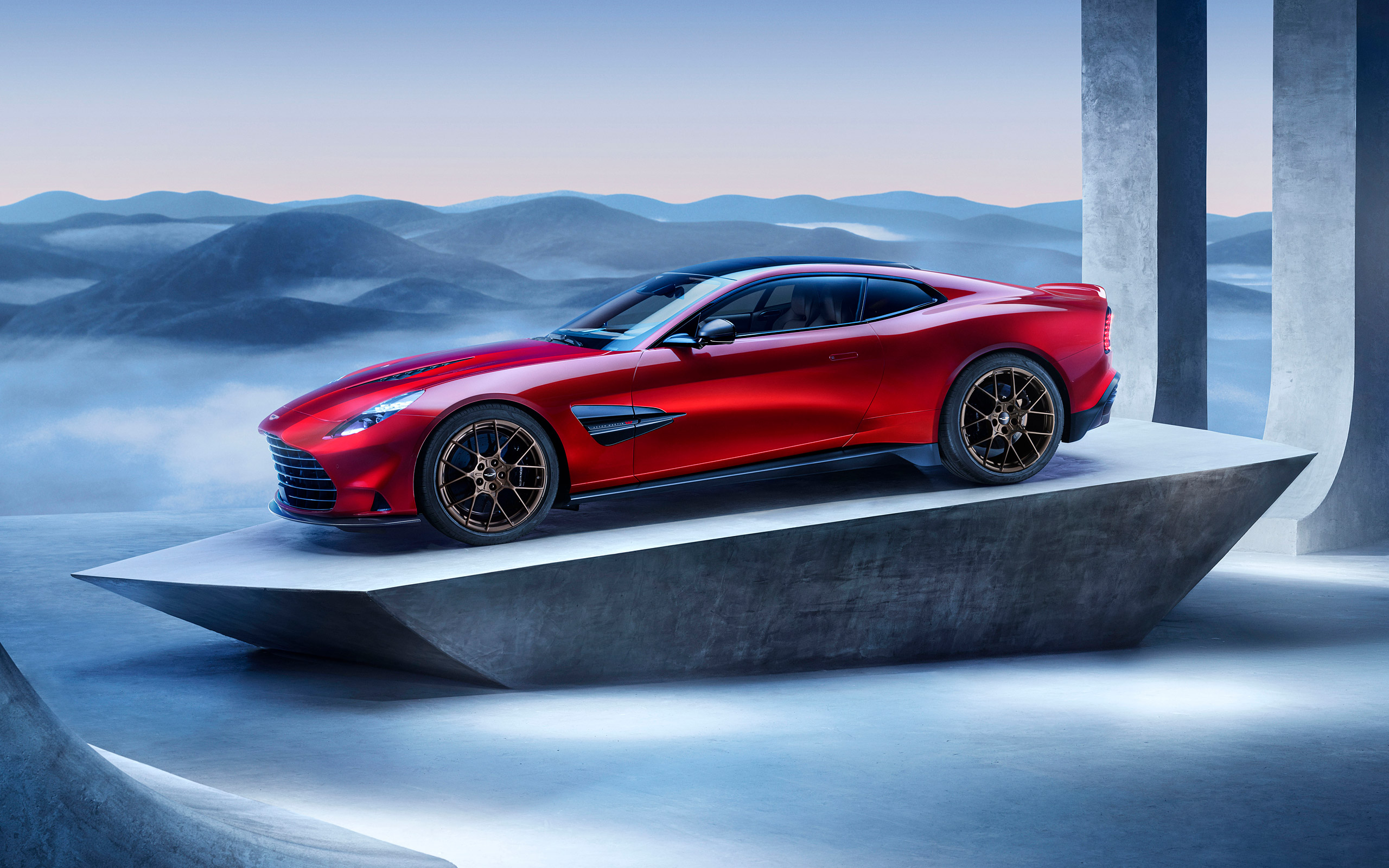  2025 Aston Martin Vanquish Wallpaper.