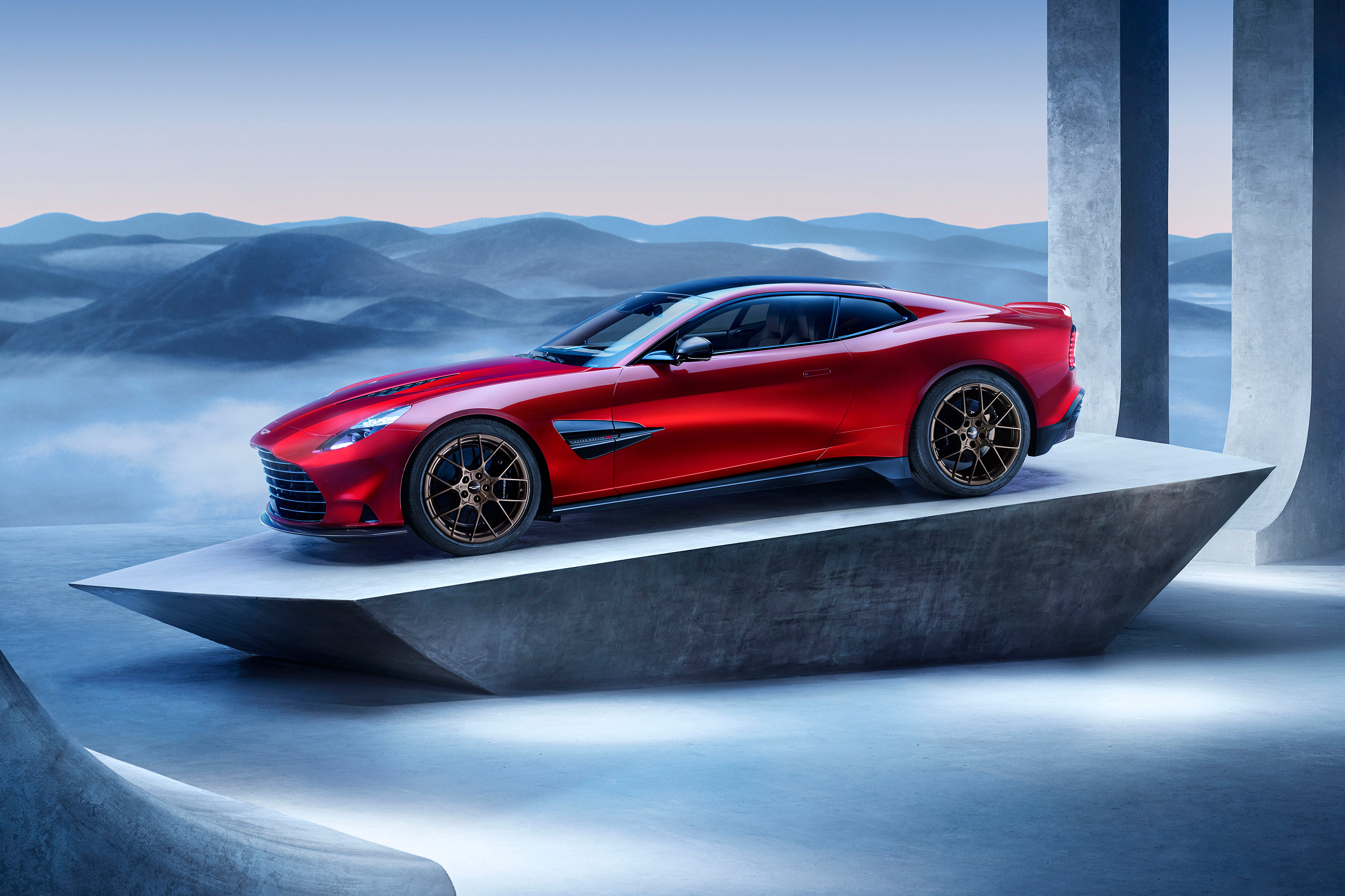  2025 Aston Martin Vanquish Wallpaper.