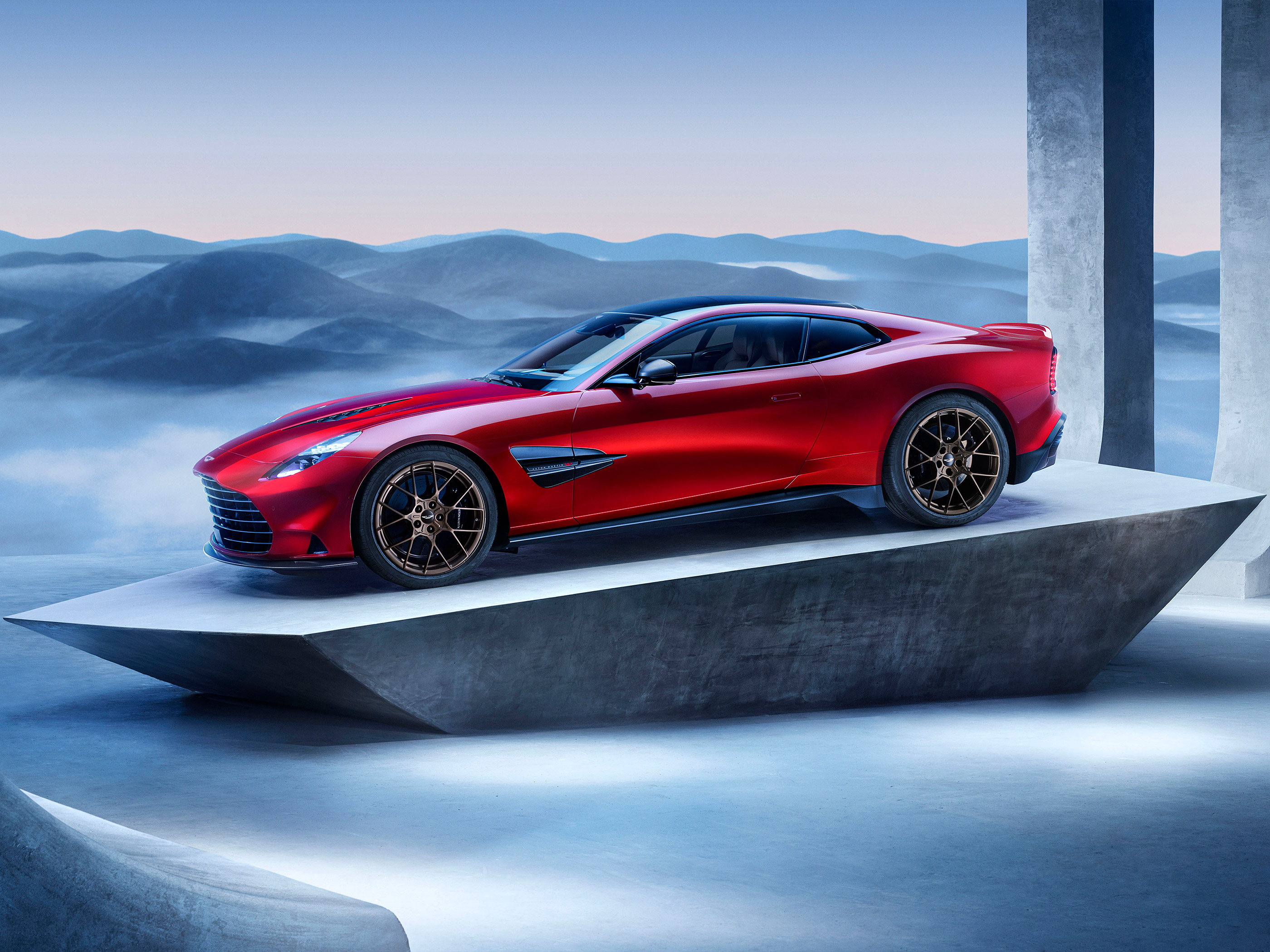  2025 Aston Martin Vanquish Wallpaper.