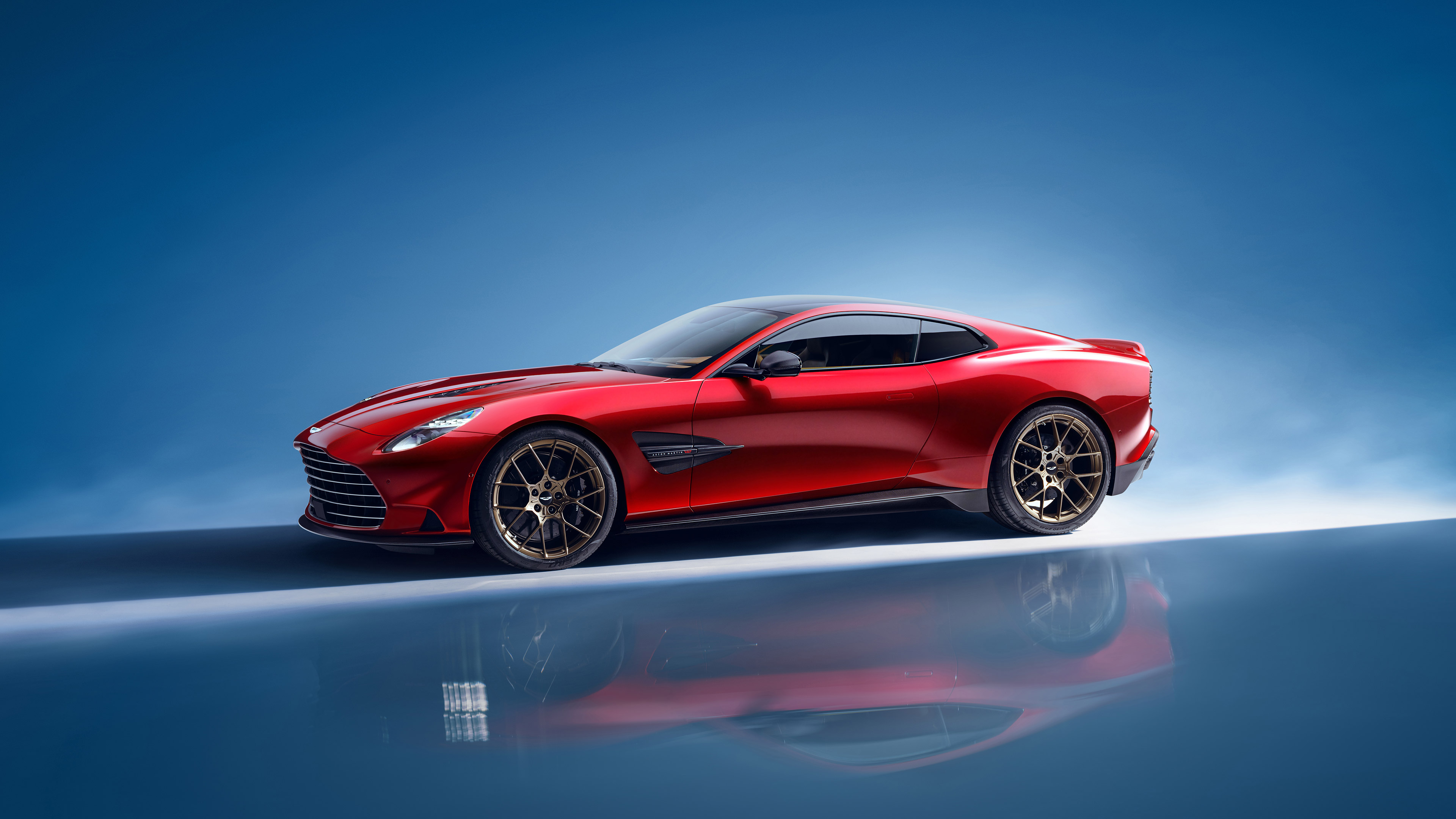  2025 Aston Martin Vanquish Wallpaper.