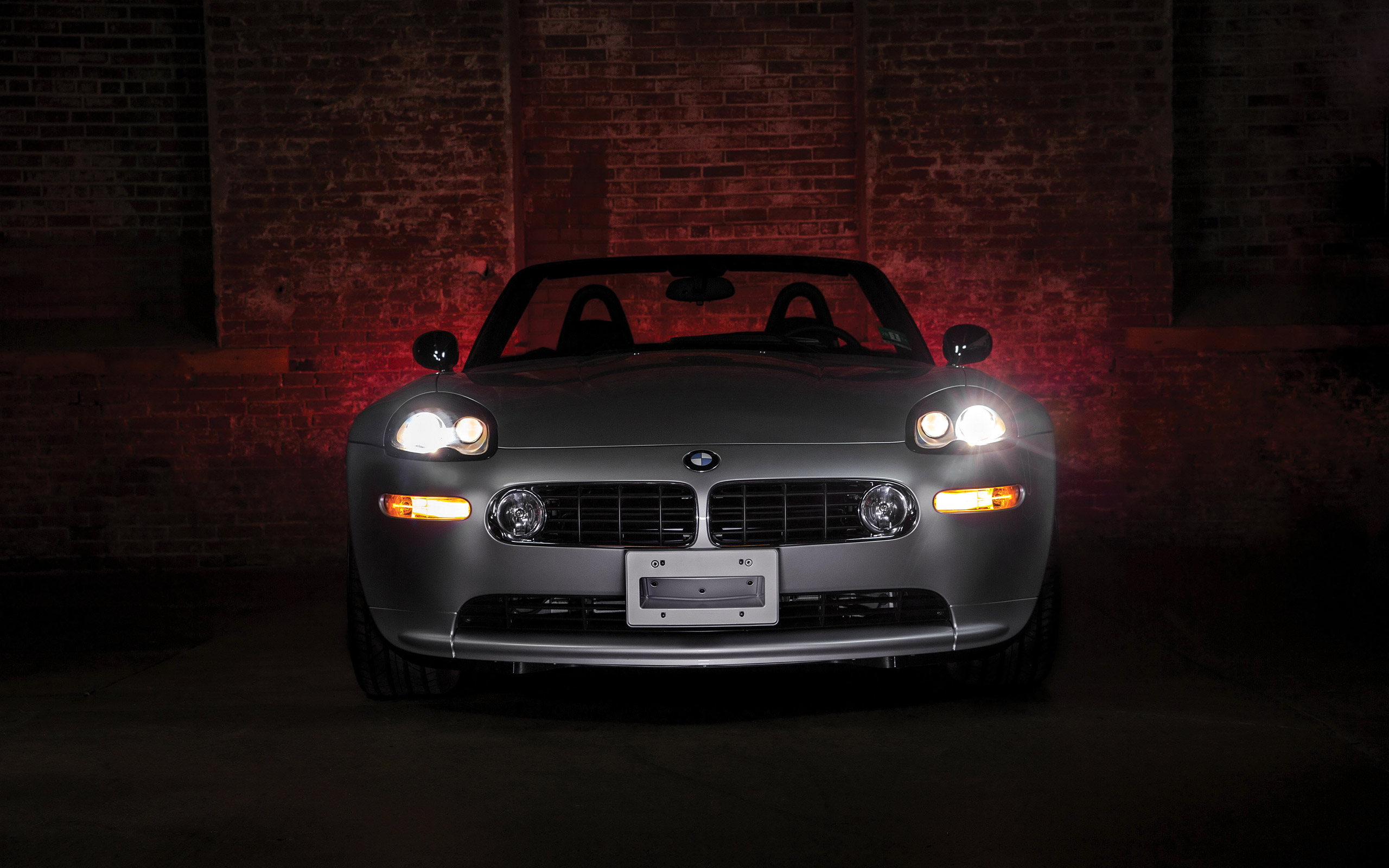  2000 BMW Z8 Wallpaper.