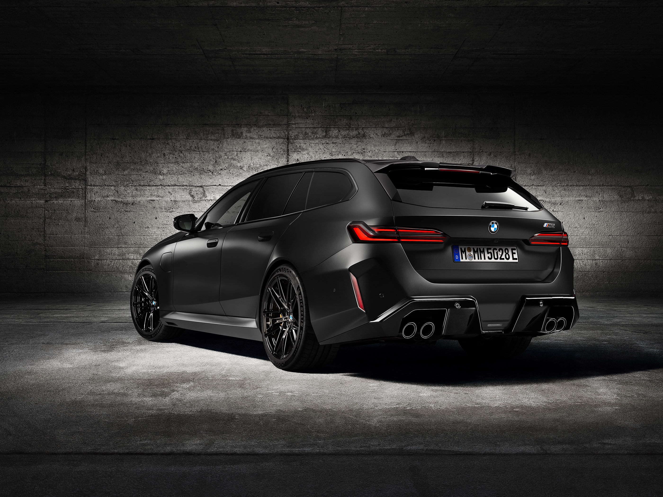  2025 BMW M5 Touring Wallpaper.