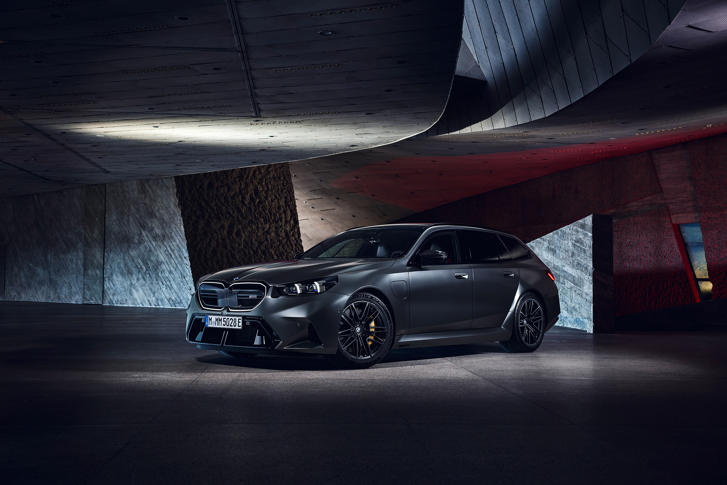  2025 BMW M5 Touring Wallpaper.