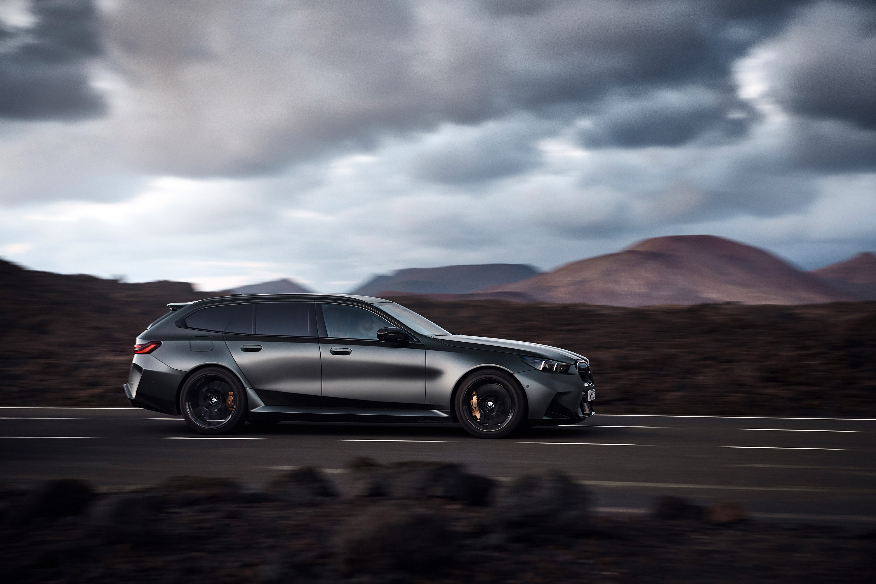  2025 BMW M5 Touring Wallpaper.