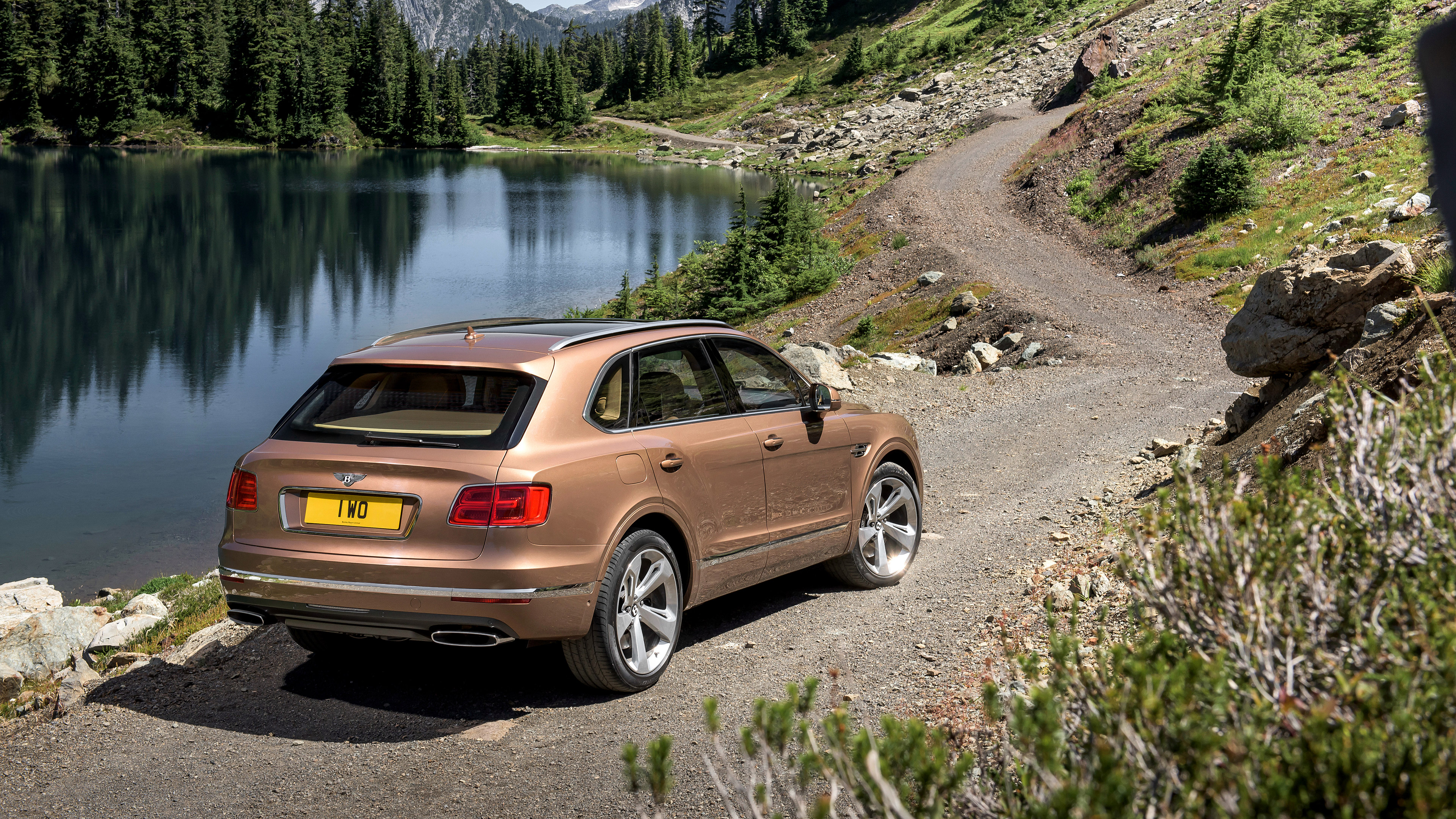  2016 Bentley Bentayga Wallpaper.