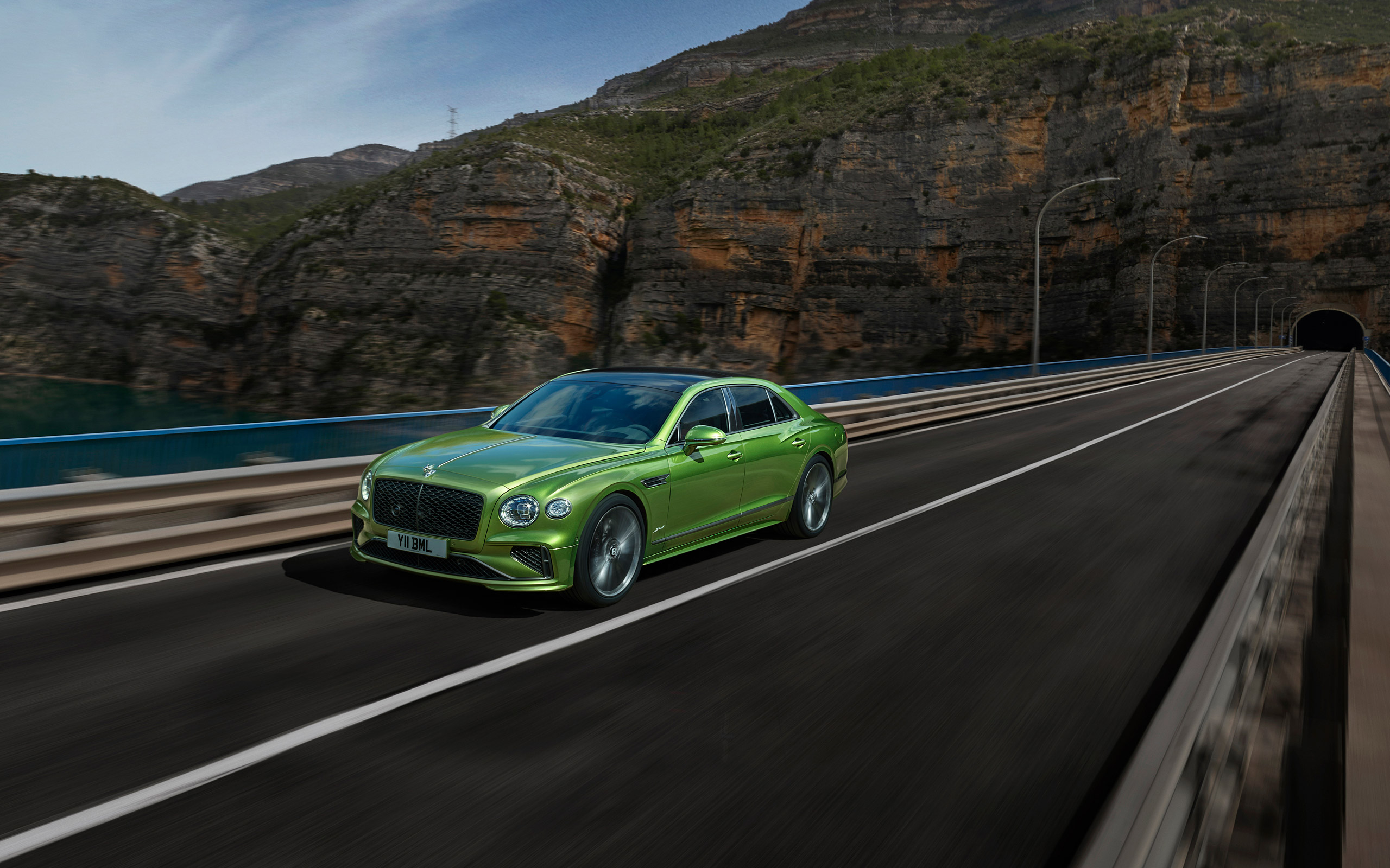  2025 Bentley Flying Spur Speed Wallpaper.