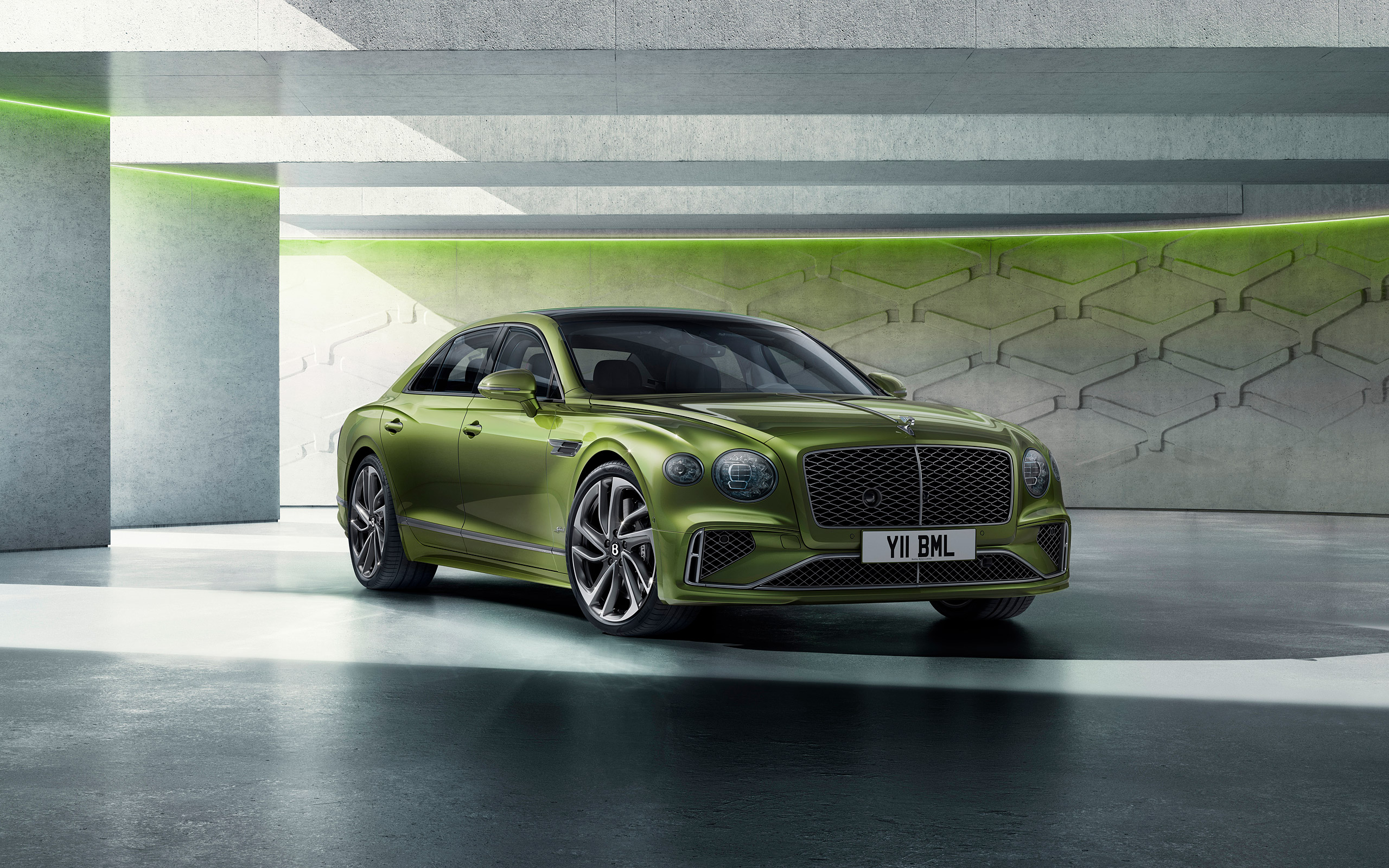  2025 Bentley Flying Spur Speed Wallpaper.