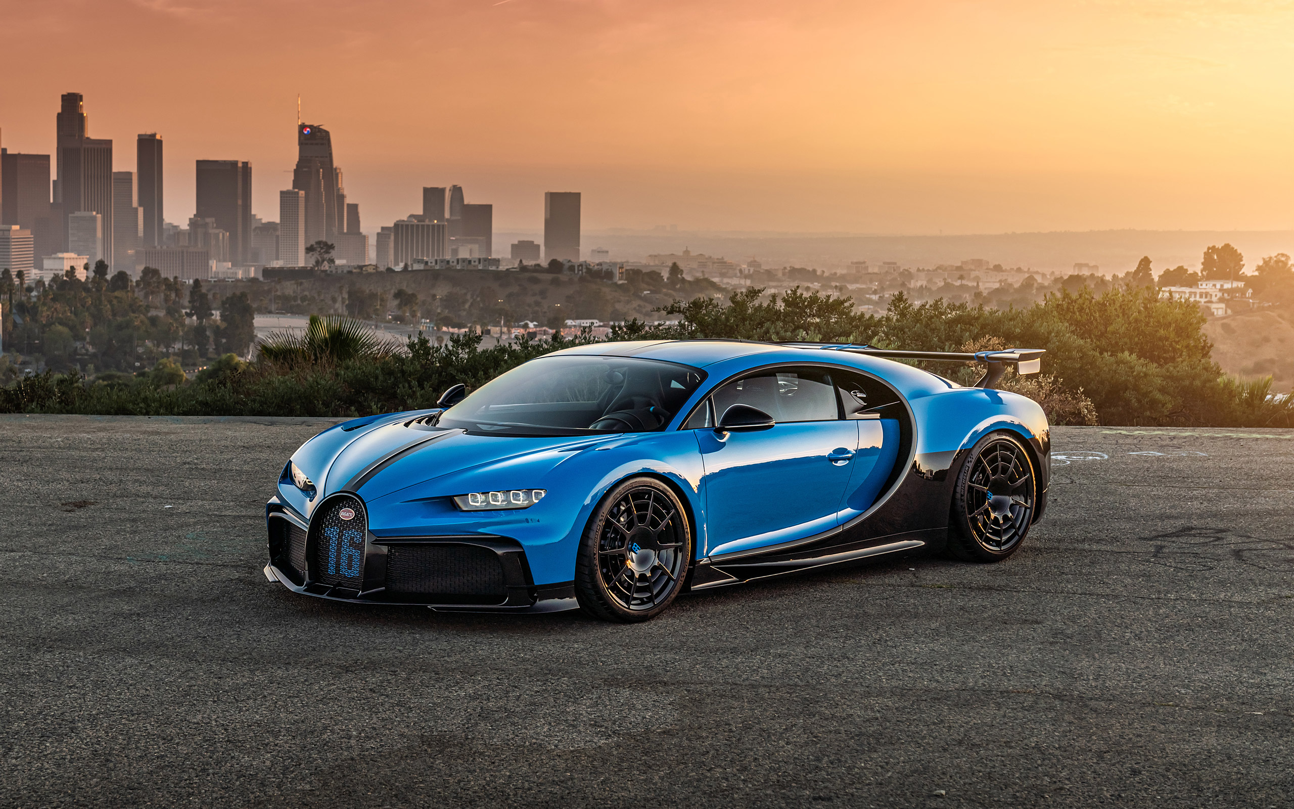  2021 Bugatti Chiron Pur Sport Wallpaper.