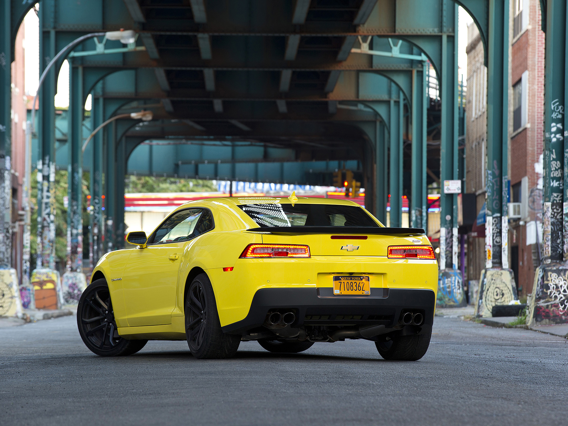  2014 Chevrolet Camaro 1LE Wallpaper.