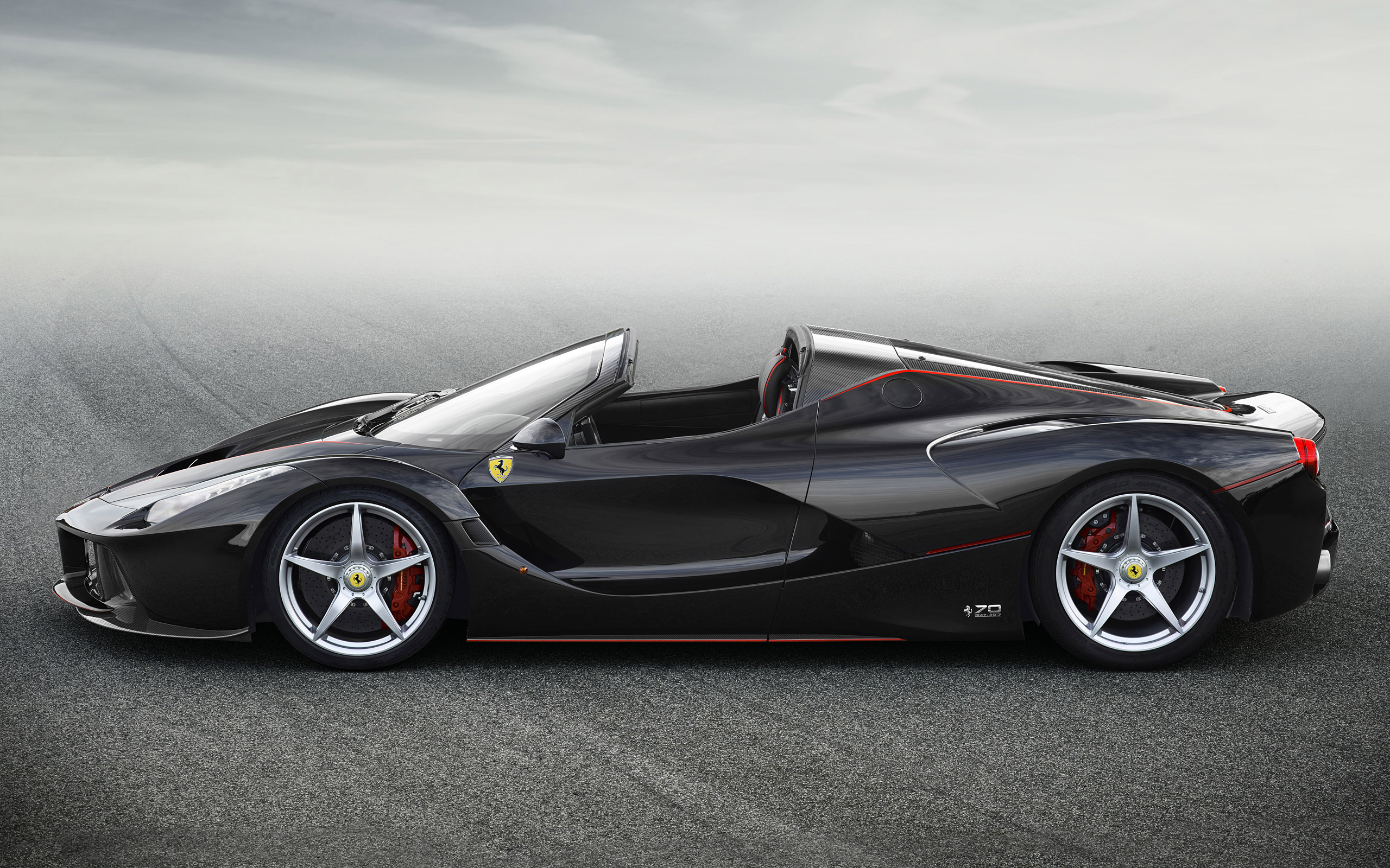  2017 Ferrari LaFerrari Aperta Wallpaper.