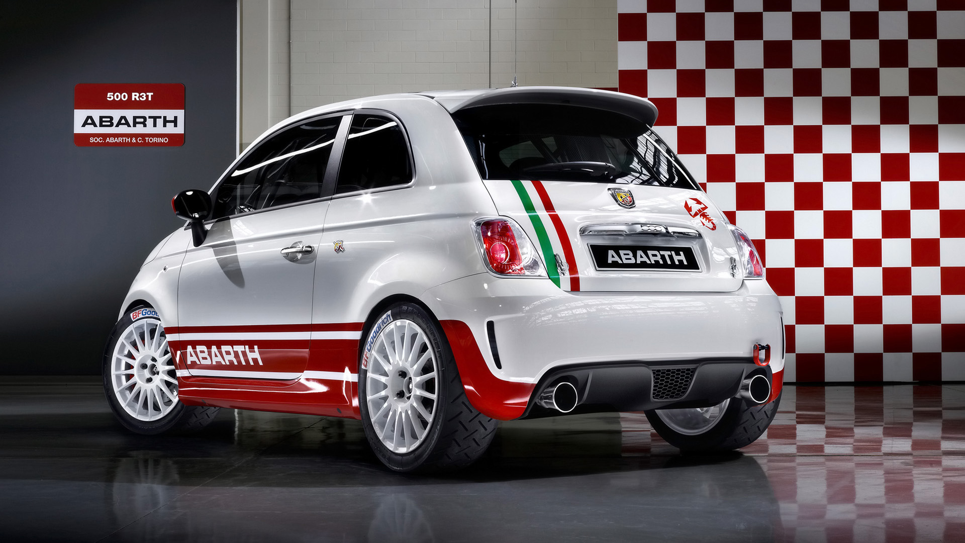  2010 Fiat Abarth 500 R3T Wallpaper.