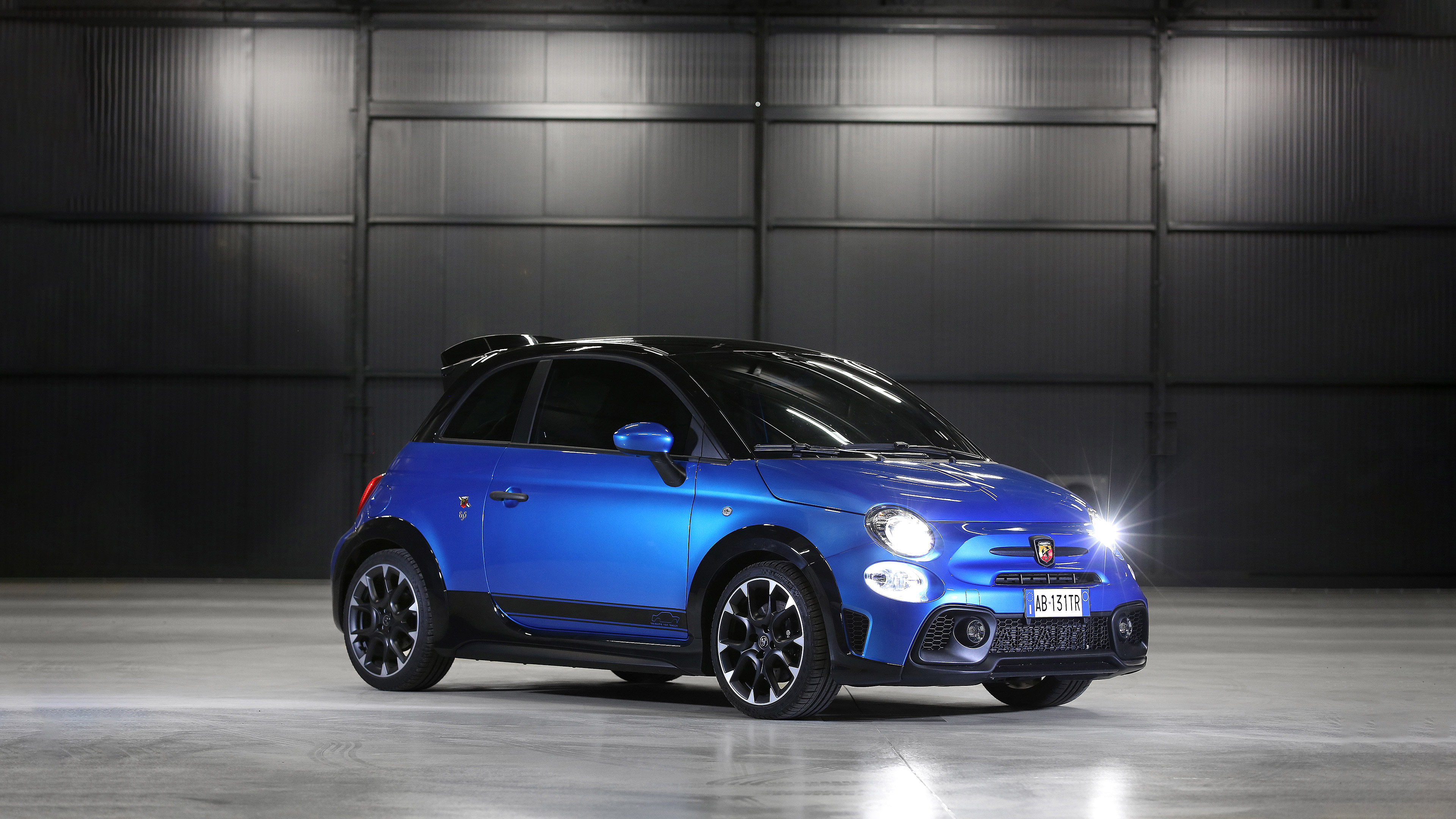  2022 Fiat 695 Abarth Tributo 131 Rally Wallpaper.