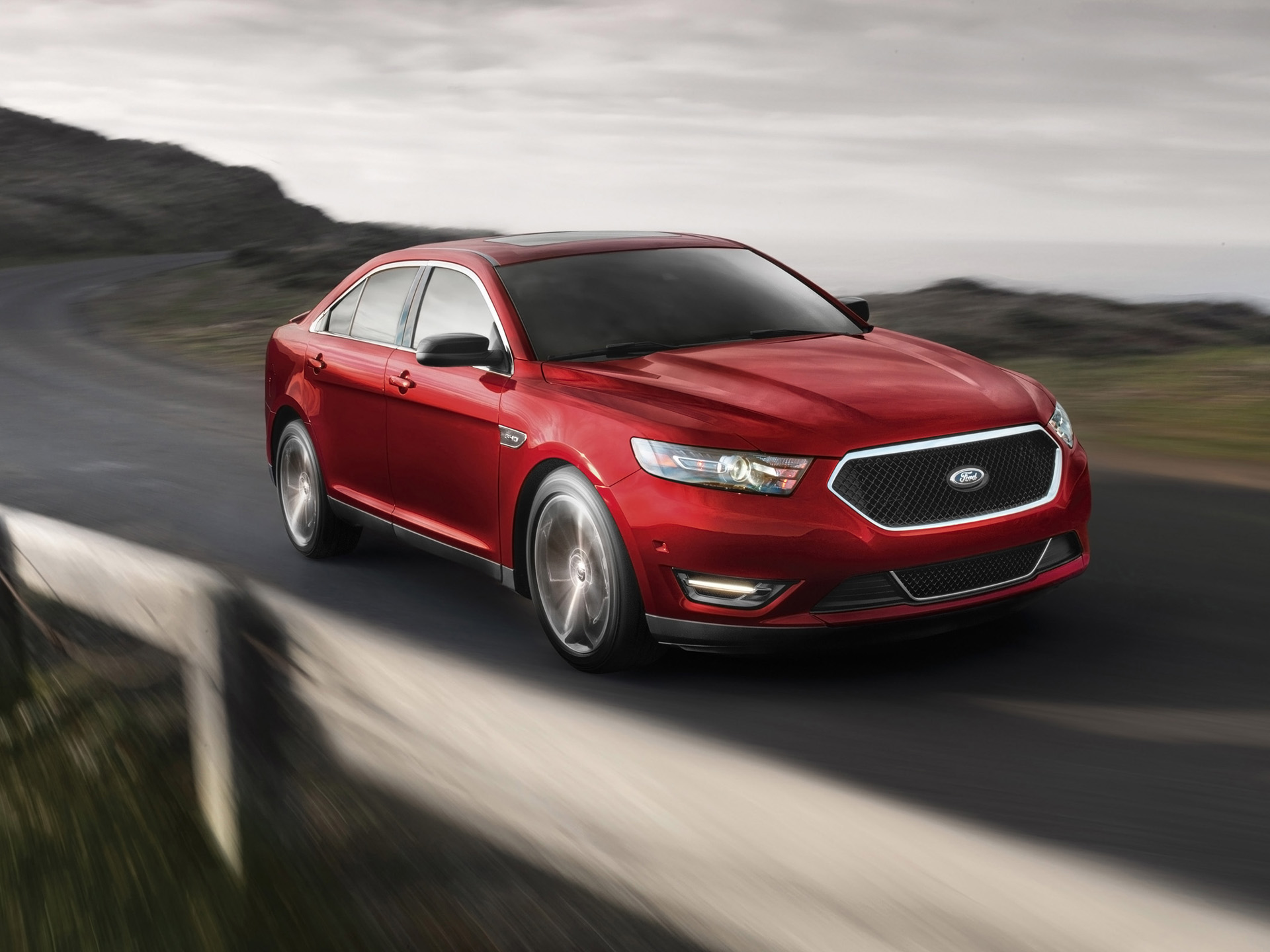  2015 Ford Taurus SHO Wallpaper.