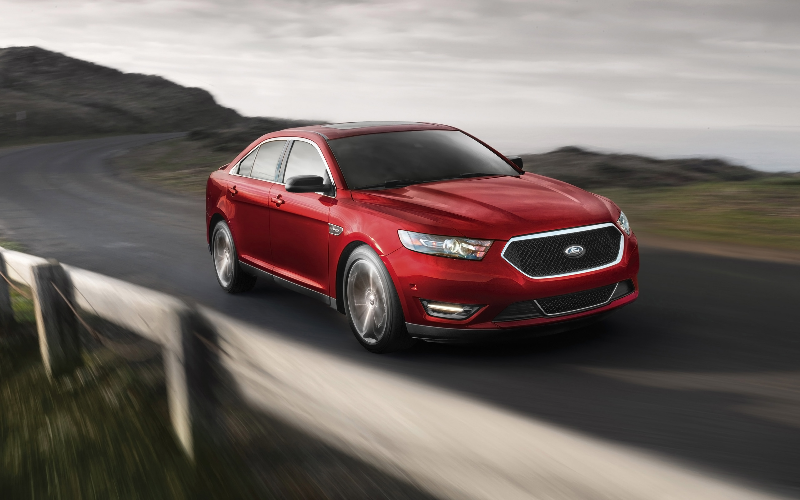  2015 Ford Taurus SHO Wallpaper.