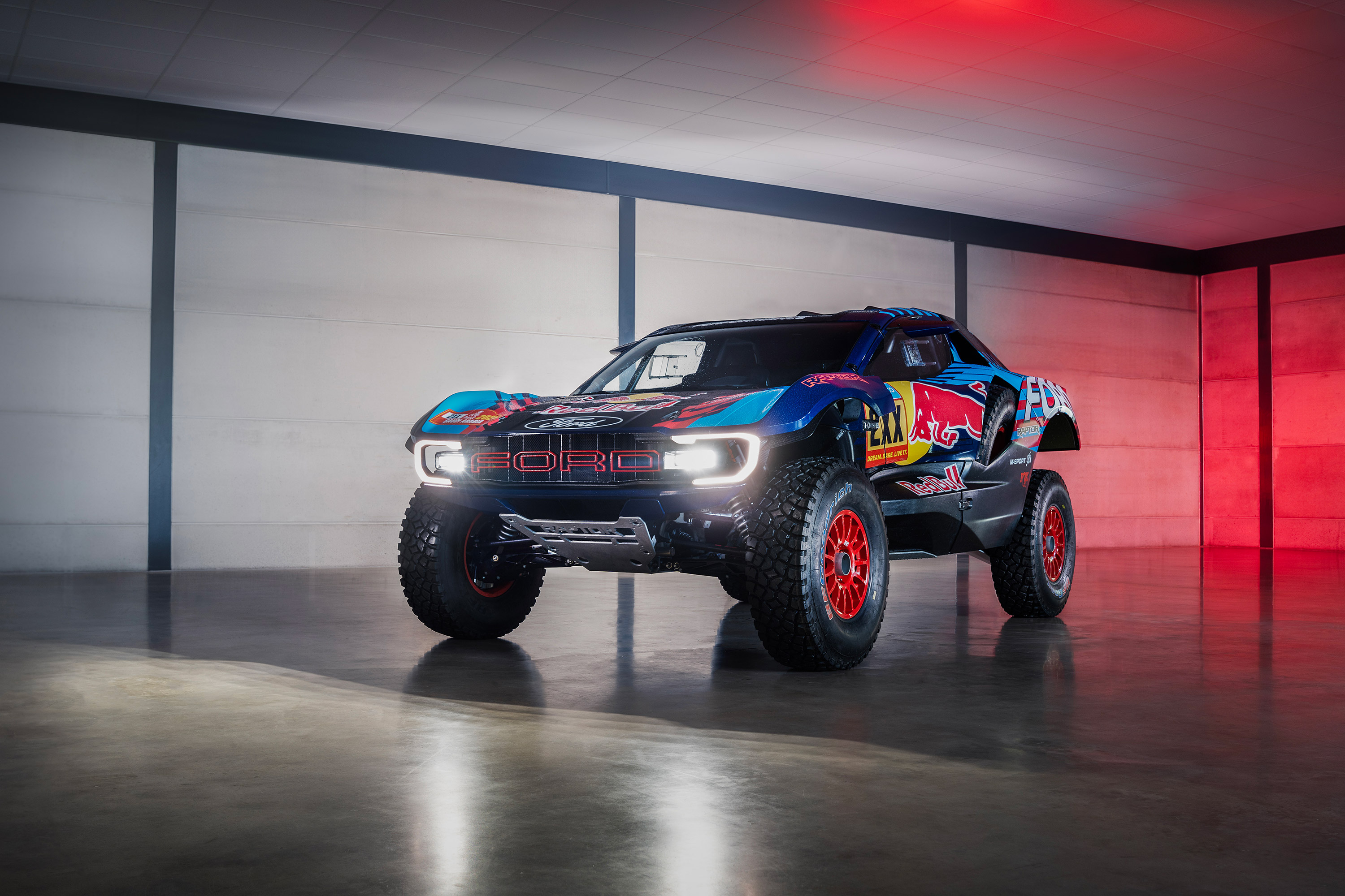  2025 Ford Raptor T1 Dakar Rally Wallpaper.