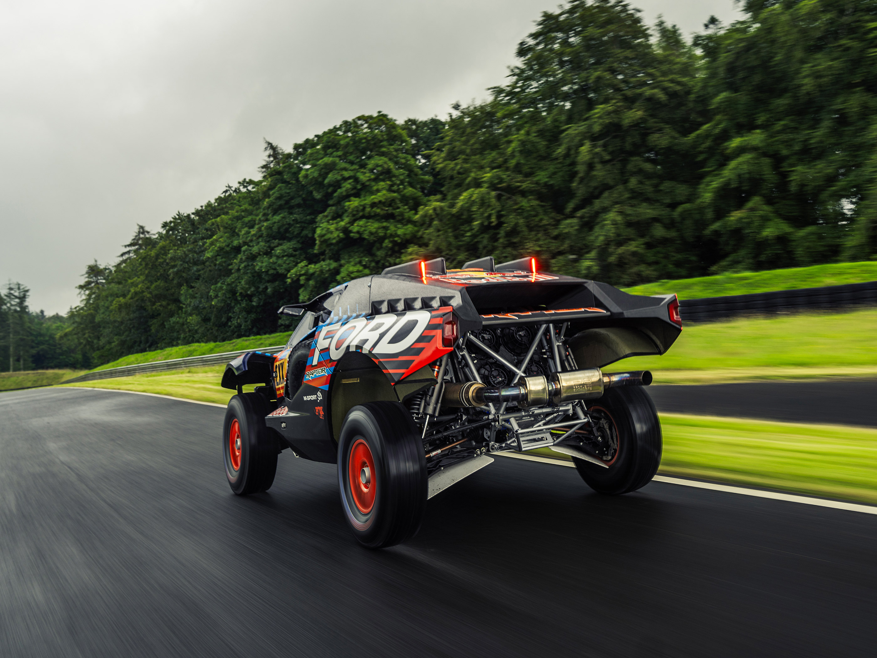  2025 Ford Raptor T1 Dakar Rally Wallpaper.