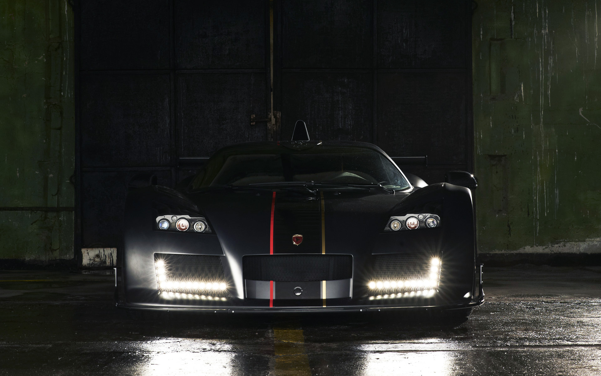  2012 Gumpert Apollo Enraged Wallpaper.