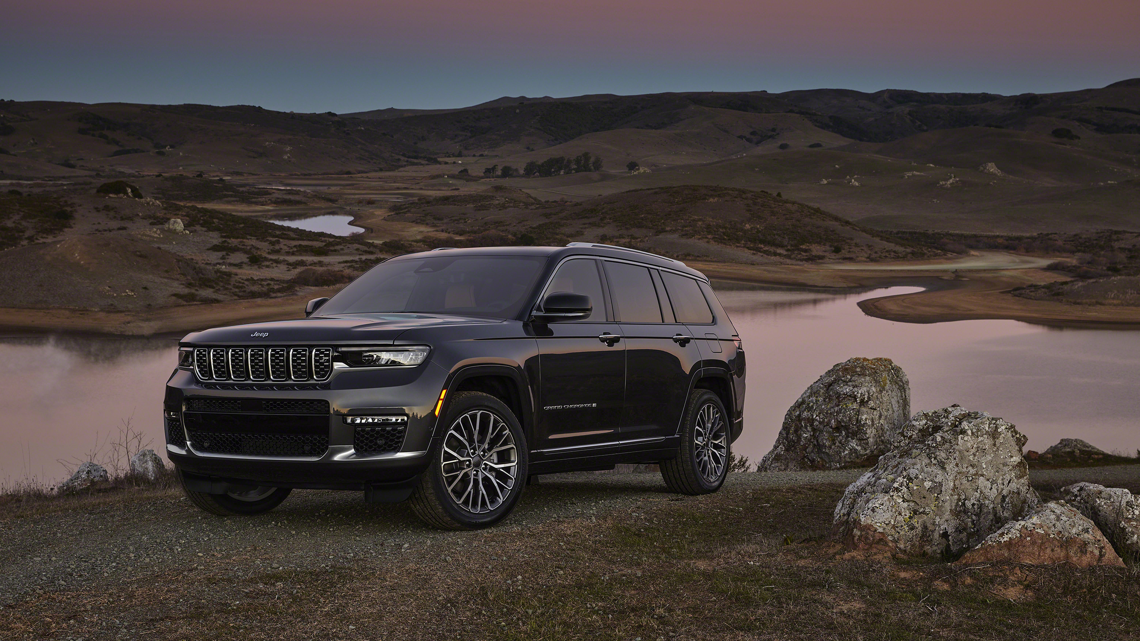  2021 Jeep Grand Cherokee L Wallpaper.