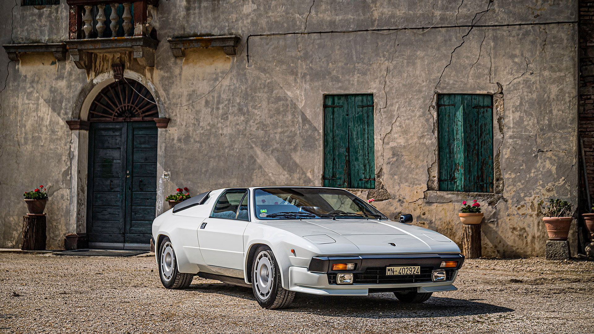  1981 Lamborghini Jalpa Wallpaper.