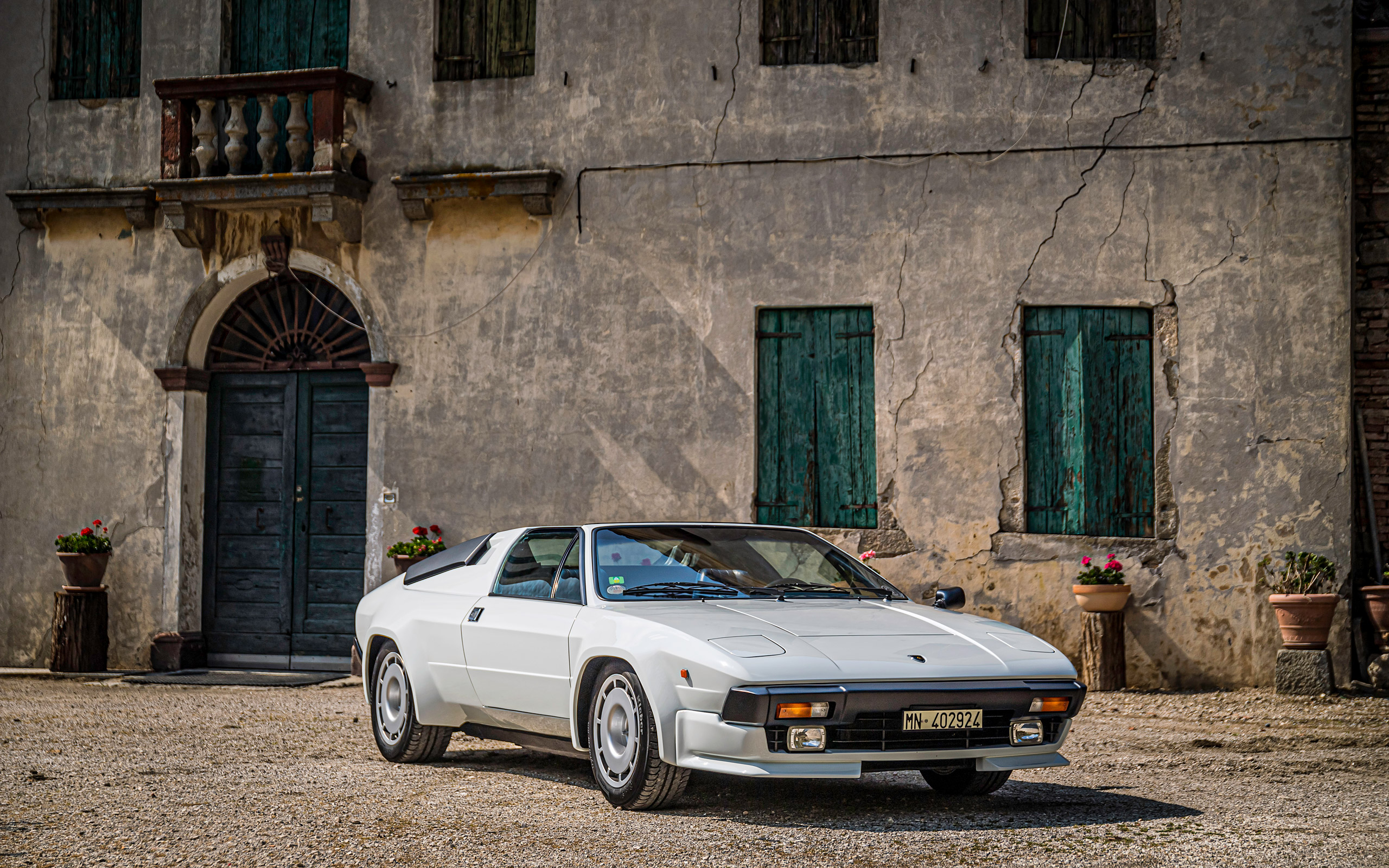  1981 Lamborghini Jalpa Wallpaper.