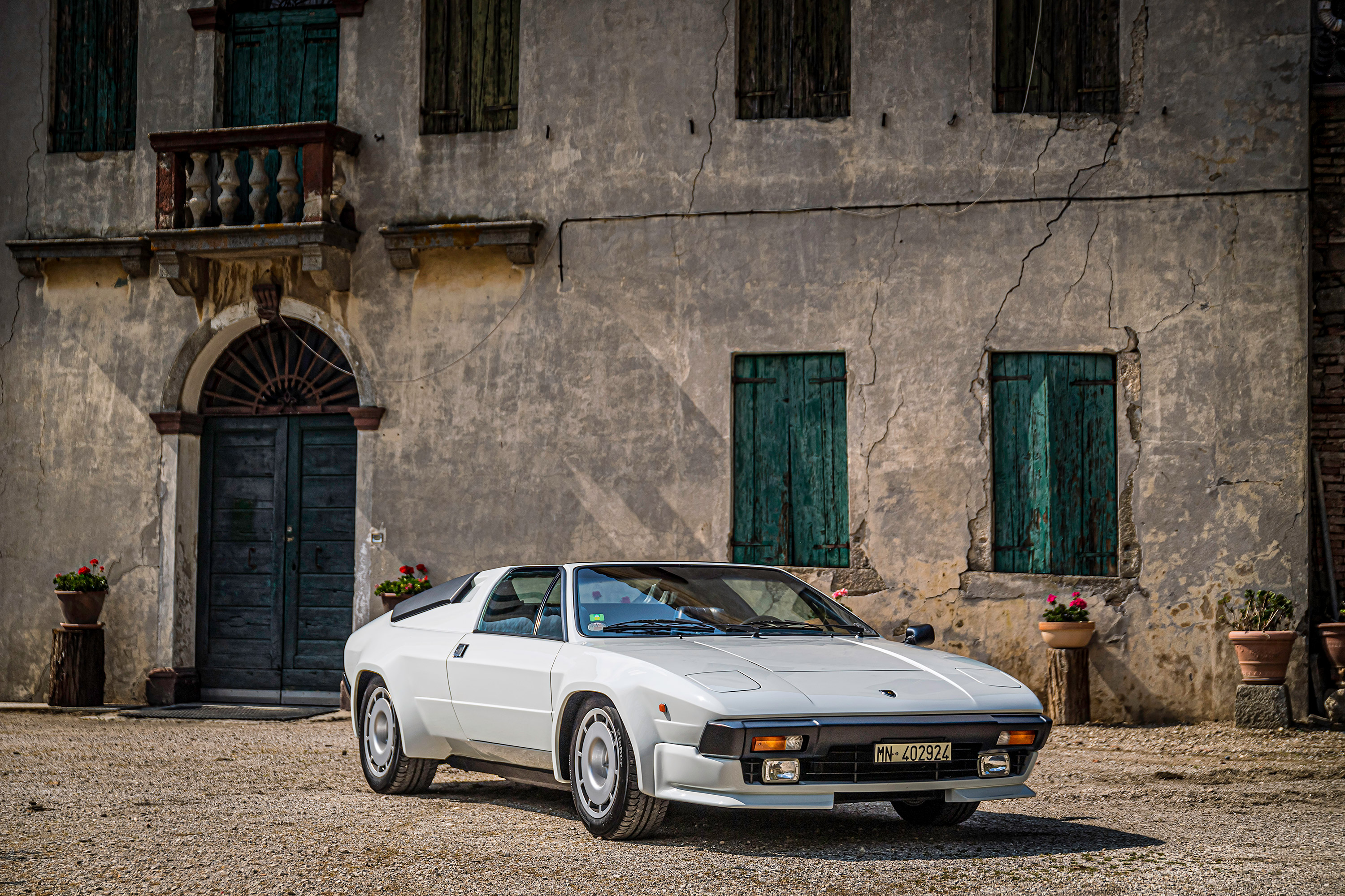  1981 Lamborghini Jalpa Wallpaper.